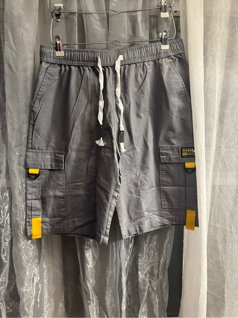 Casual Corner Men’s Gray Cargo Shorts